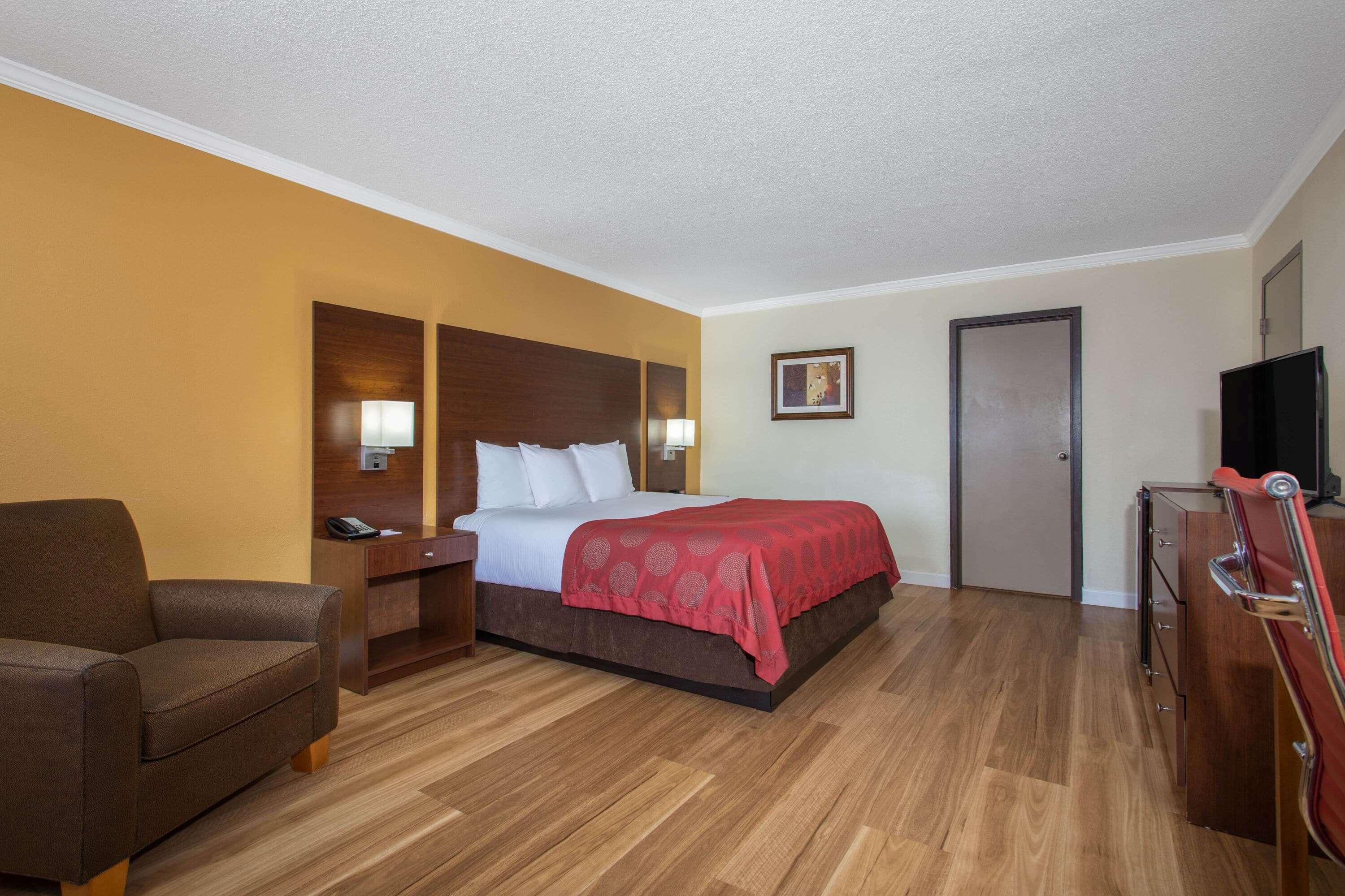 Ramada By Wyndham Tampa Westshore Airport South Eksteriør billede